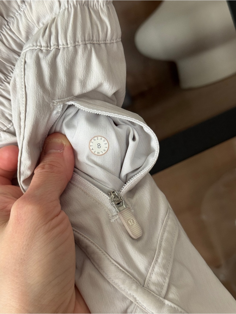 Lululemon Tracker Shorts running V 4" swift ultra lined zipper low rise - Picture 3 of 9